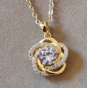 Danbury Mint Love Knot Pendant/Necklace